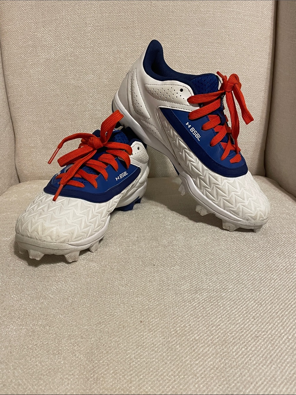 Under Armour Kids White, & Blue Baseball Cleats